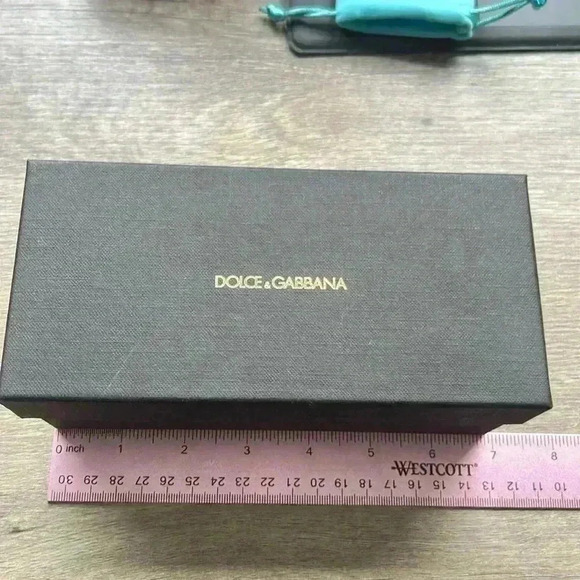 Dolce & Gabbana gift box (sunglasses case size) - Picture 1 of 3